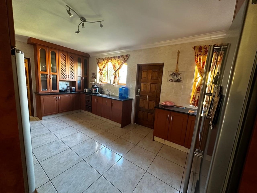 To Let 5 Bedroom Property for Rent in Mmabatho Unit 10 North West